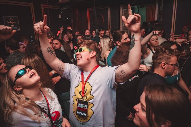 1 Hour of Open Bar Pub Crawl + Karaoke + VIP Entry to Best Clubs - Key points before you book