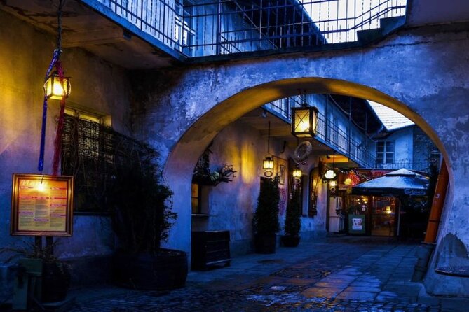 2 Days Tour to Auschwitz and Krakow from Warsaw - Entering Auschwitz I and Birkenau