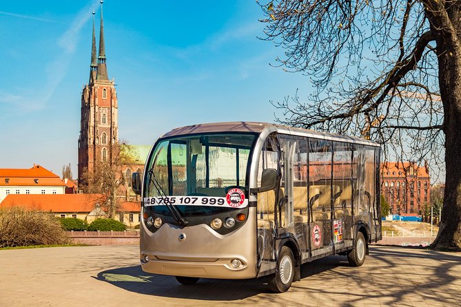 2-Hours Private Electric Car Tour with a Guide, Wroclaw - Cathedral Island and the bridge views