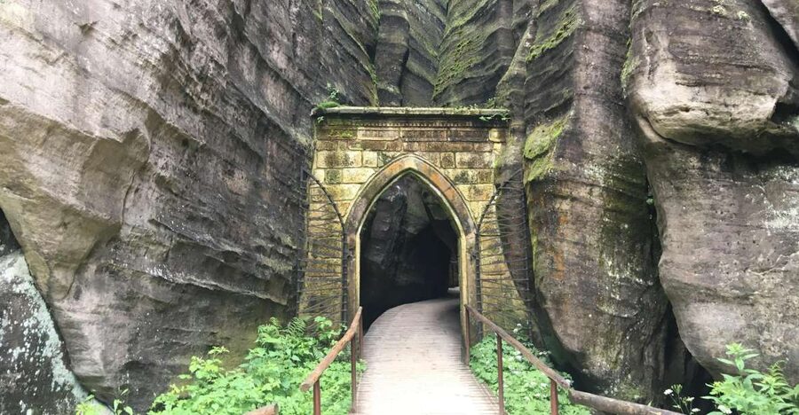 Adršpach: The Chronicles of Narnia Tour with Guide - Why Adršpach feels like Narnia without the movie set
