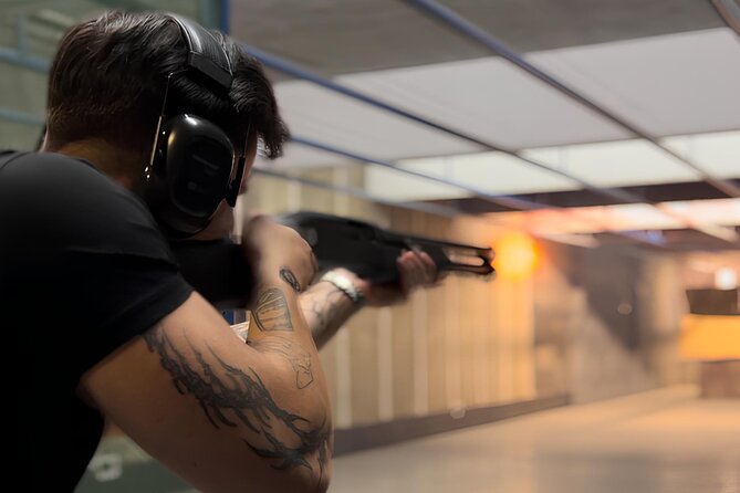 Agvo Shooting Range Experience in Warsaw - Full-auto shooting under supervision