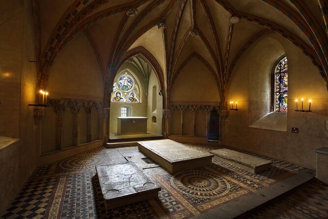 Aiport Gdansk Transfer to Malbork Castle or Stutthof - The price makes the most sense with six people