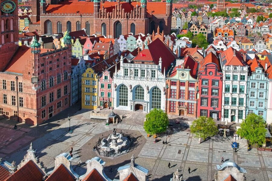Artus Court and Gdansk Old Town Private Tour with Tickets - What the private format changes