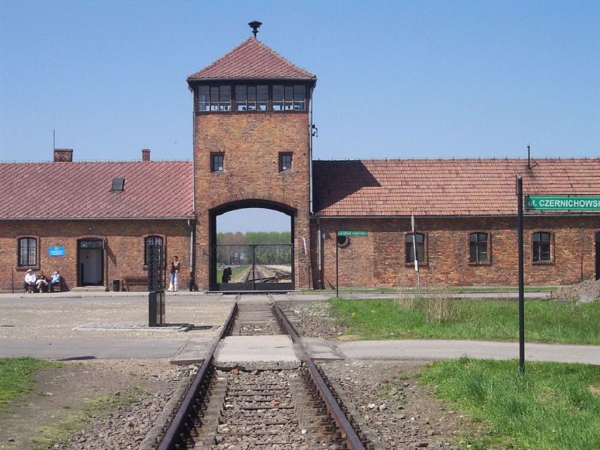 Auschwitz-Birkenau and Krakow Private Car Trip from Katowice - Choosing the six-hour Auschwitz option