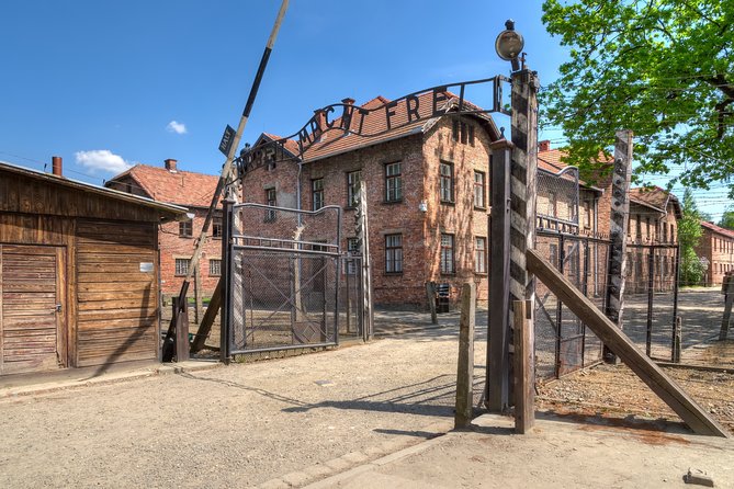 Auschwitz-Birkenau Camp Full-Day Guided Tour from Krakow - A serious tour with a fast rhythm