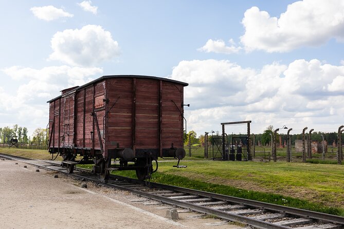 Auschwitz-Birkenau: Day Trip & Transfer from Kraków - What to pack and how to behave