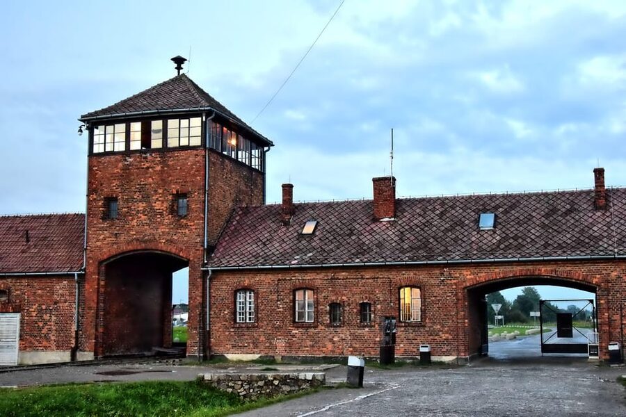 Auschwitz-Birkenau: Guided Tour and Skip-The-Line Ticket - Key points to know before booking