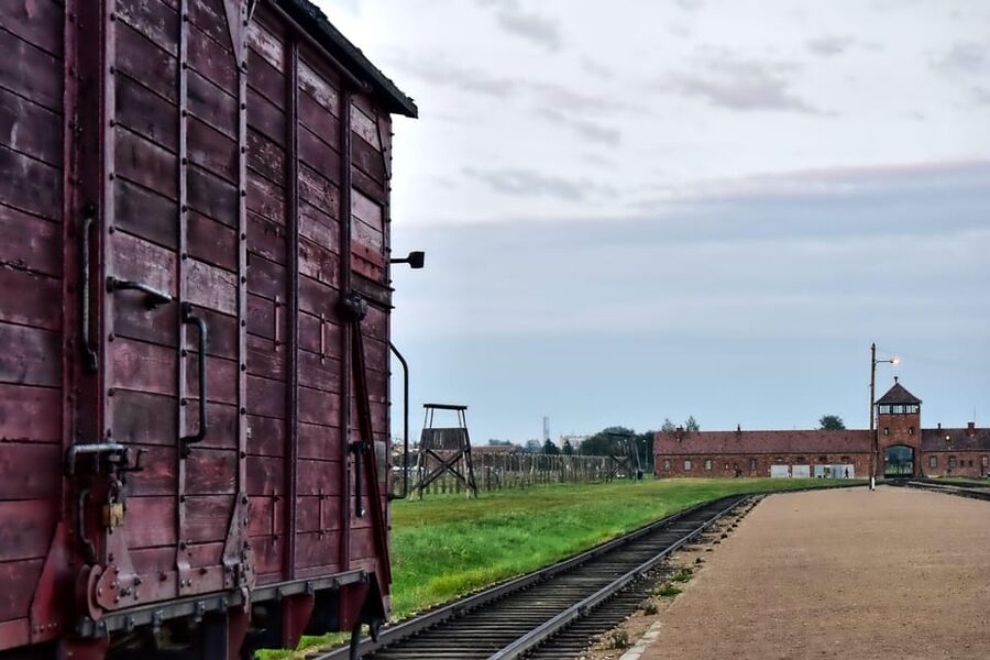Auschwitz-Birkenau: Guided Tour and Skip-The-Line Ticket - Auschwitz I, where the visit begins