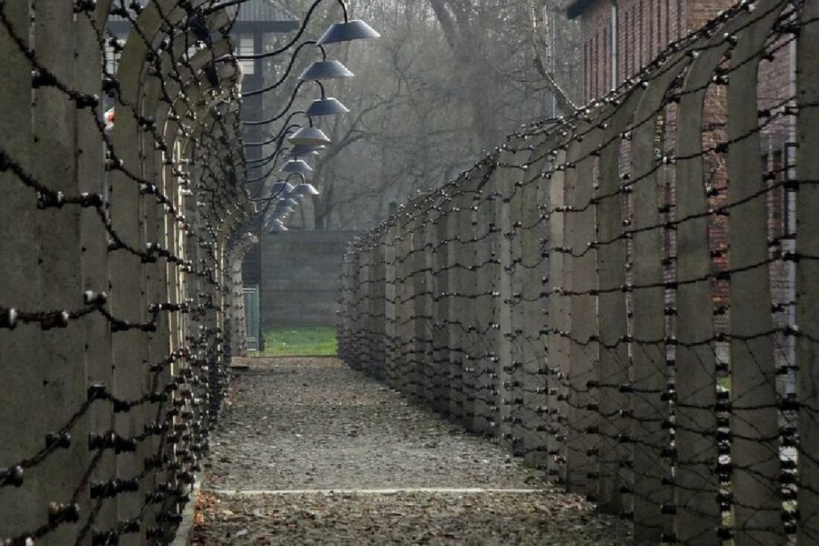 Auschwitz-Birkenau Guided Tour & Transfer from Krakow - Auschwitz I, brick blocks and personal evidence