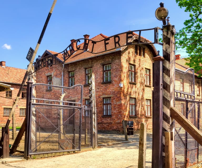 Auschwitz-Birkenau: Guided Tour with Fast Track Ticket - Who should book this Auschwitz tour?