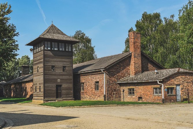 Auschwitz & Birkenau Live Guide Tour Entrance Ticket - What this Auschwitz visit is really offering