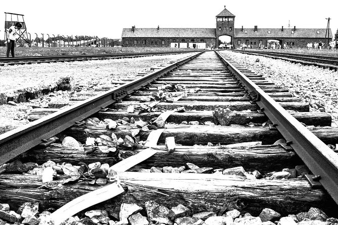 Auschwitz-Birkenau Memorial and Museum Guided Tour from Krakow - The journey from Krakow to Oświęcim