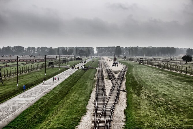 Auschwitz-Birkenau - Skip the Line Tickets - Who should choose this guided visit