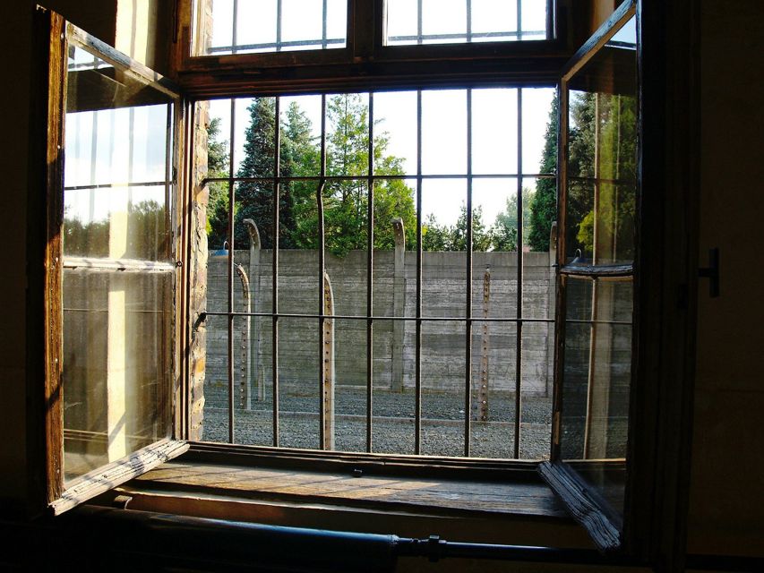 Auschwitz-Birkenau Tour from Katowice with Private Transfers - Seeing the Gas Chambers and Prison Barracks