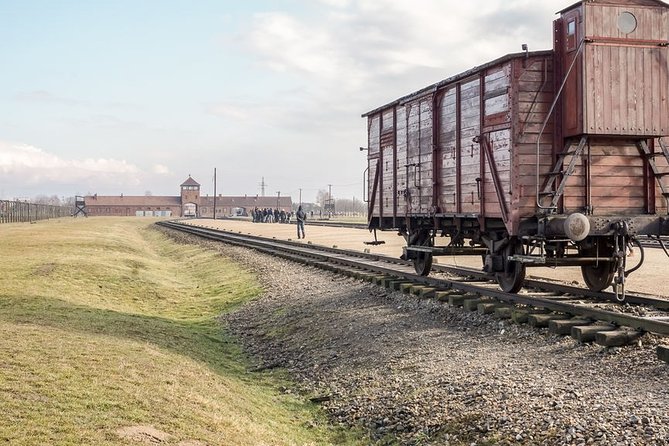Auschwitz-Birkenau Tour Guide and Jewish museum and synagogue - The lunch, coffee, and small comforts