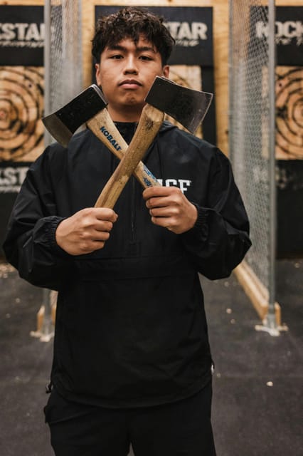 Axe Throwing Experience in Gdansk - Practice time: from wild throws to better aim