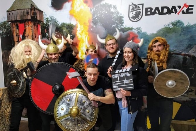Axe Throwing In Bad Axe Krakow - Learning to throw safely
