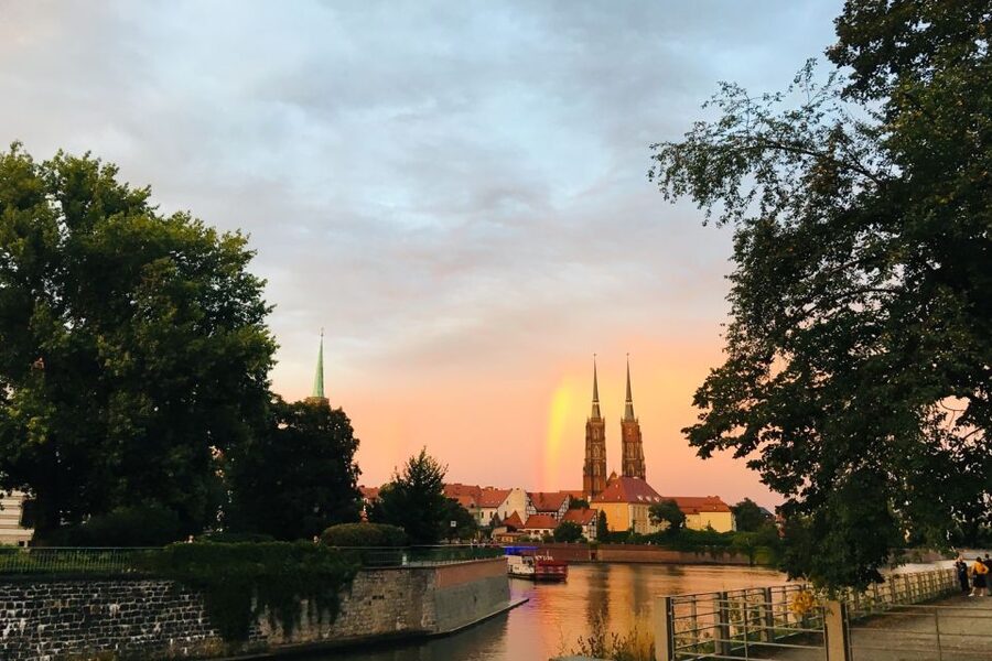 Best of Wroclaw 3-Hour History and Culture Walking Tour - What the $200 price means