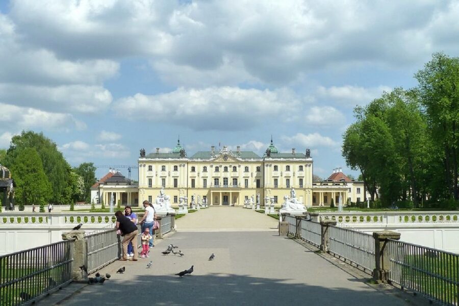 Bialystok Old Town Highlights Private Walking Tour - Adding Griffin Gate and Branicki Palace