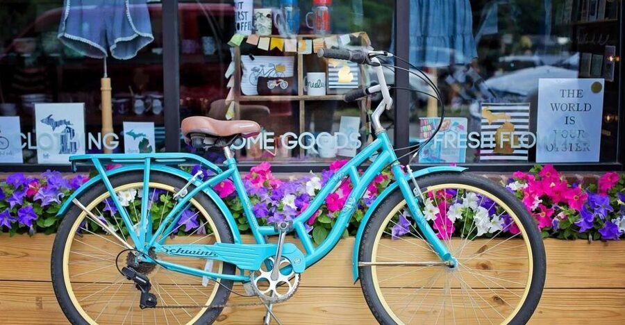 Bike Tour of Wroclaw Old Town, Top Attractions and Nature - The Old Town’s colorful center