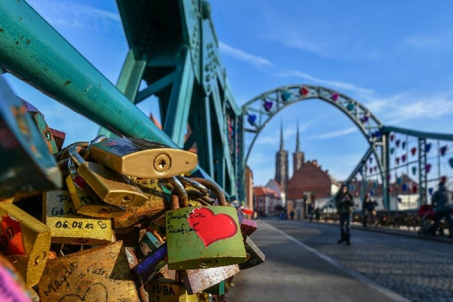 Bike Tour of Wroclaw Old Town, Top Attractions and Nature - Along the Oder and across Wroclaw’s islands