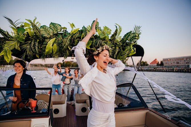 Boat Tour in Gdańsk – Explore the Historic Motława River - Timing, Confirmation, and Cancellation