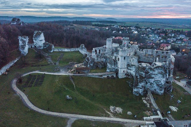 Castles Tour by The Eagles' Nests Trail, day tour from Krakow - Mirów and Bobolice, two castles close together