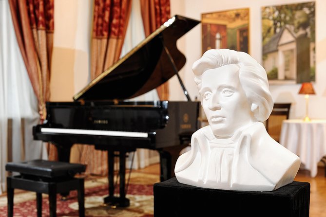 Chopin Piano Concert at Chopin Gallery with a Glass of Wine - Hearing Chopin in a small Krakow gallery