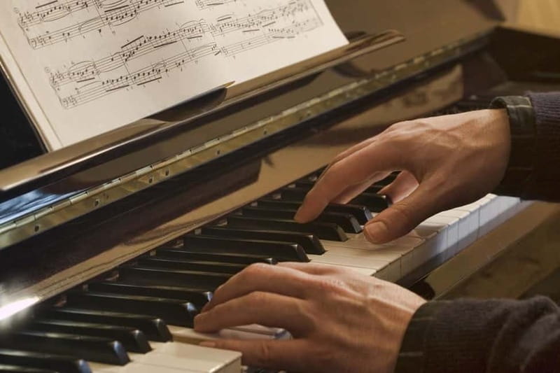 Chopin Tour in Warsaw with Skip-the-line Museum & Concert - The Visitationists’ Church and Kazimierz Palace