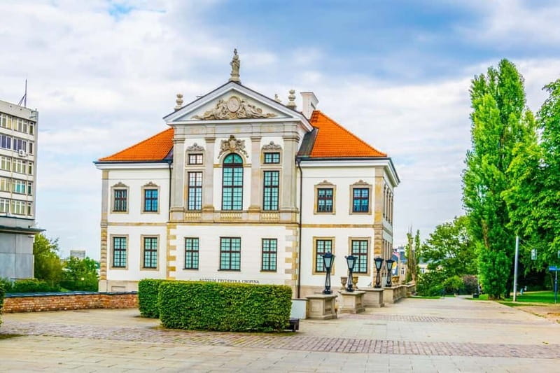 Chopin Tour in Warsaw with Skip-the-line Museum & Concert - Seeing Chopin’s Warsaw beyond the museum