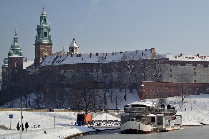 City Tour by electric car- Krakow - What the private format adds