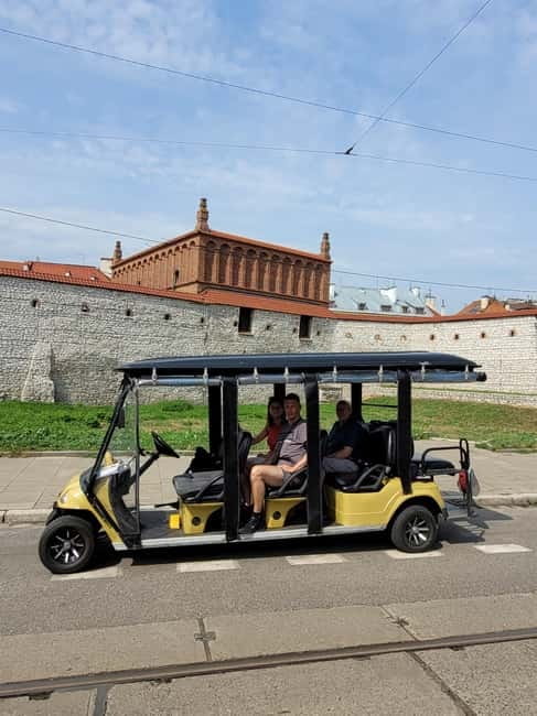 Cracow sightseeing tour by electric golf cart - Medieval Krakow from a moving seat
