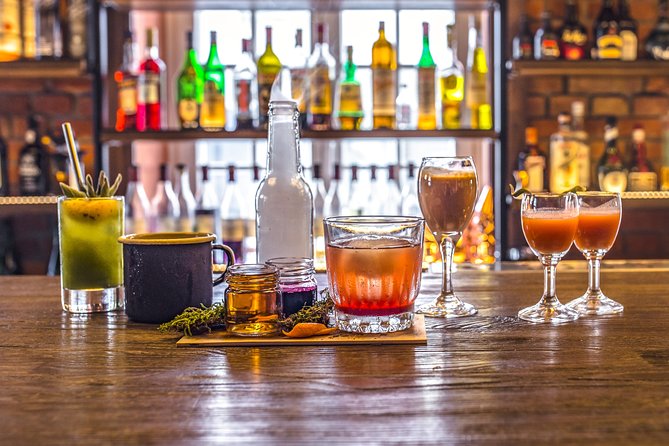 Craft Cocktails Tasting in Gdańsk - Watching the Drinks Take Shape