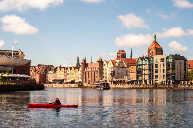 Cruises on the Motlawa River - Granary Island and its preserved warehouses