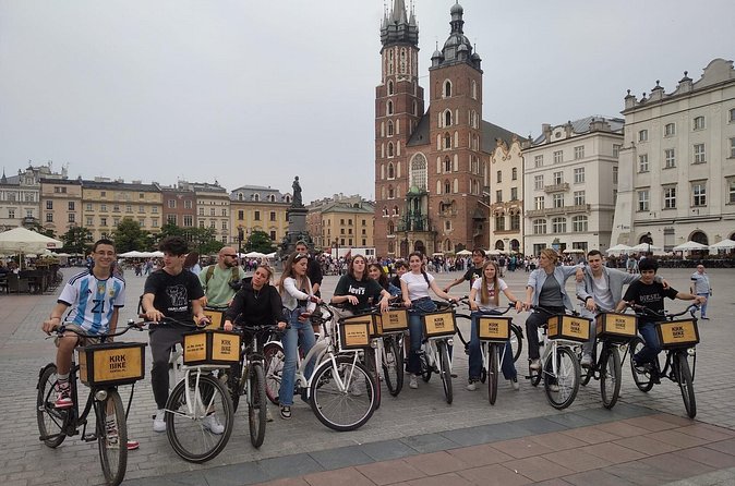 Discover the Jewish Quarter with a Bike Tour - Singer bar and the meaning behind the name