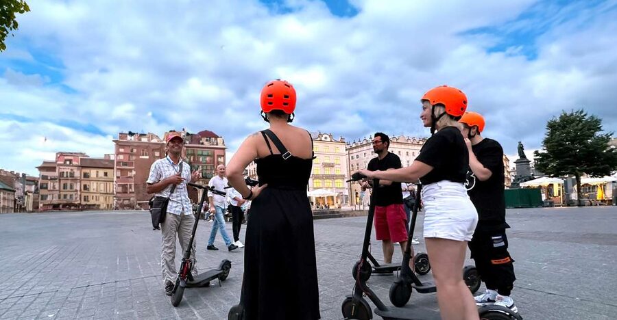 Electric Scooter Tour: Full Tour (Old Town + Ostrów Tumski) - Why an electric scooter works well in Wroclaw