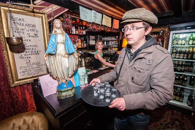 Evening Warsaw - pub and history tour with hotel pickup - Why this Warsaw night tour works