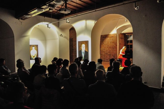 Everyday concerts of Chopin's music at the Old Town in Warsaw - The townhouse setting keeps the recital personal