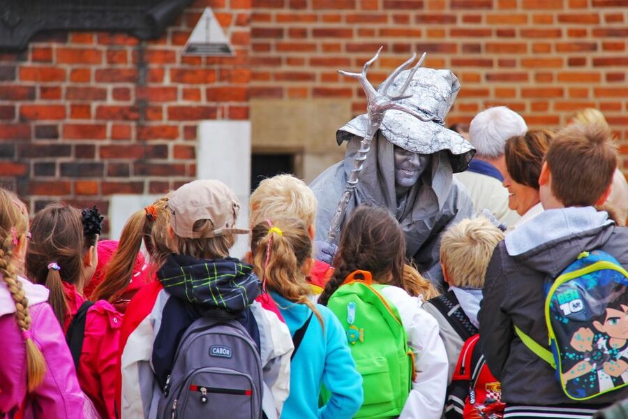 Family Tour of Krakow Old Town with Sweets Factory & Cruise - What the 3-hour sweets factory adds