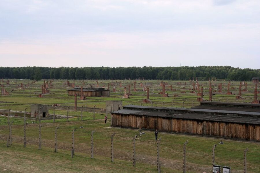 From Katowice: Auschwitz-Birkenau Skip-the-Line Guided Tour - Leaving Katowice for Oświęcim