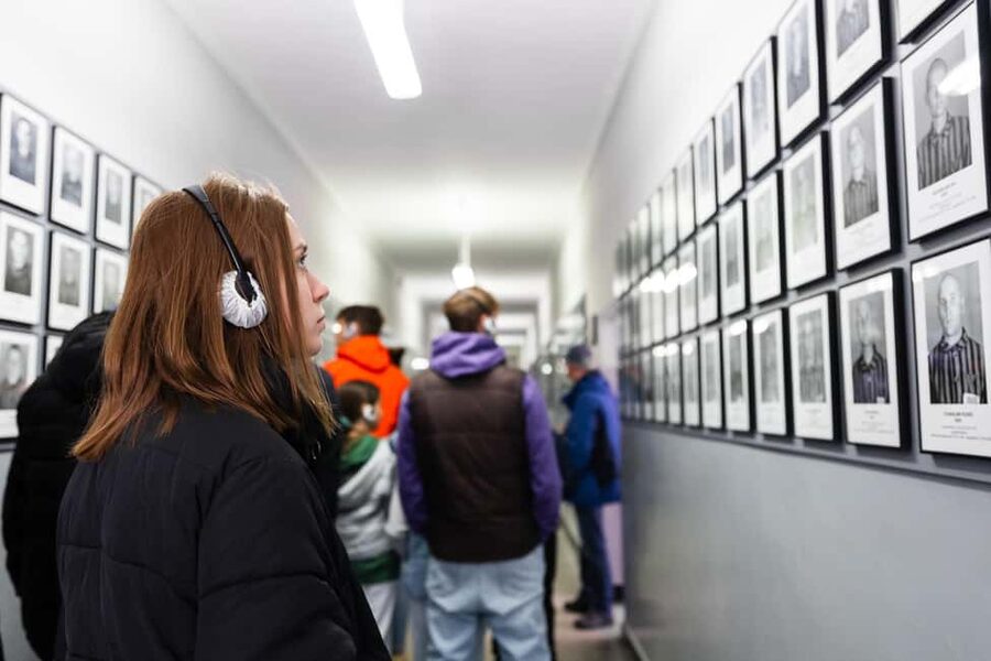 From Krakow: Auschwitz & Birkenau Guided Tour with Pick up - The guide and the value of a structured visit