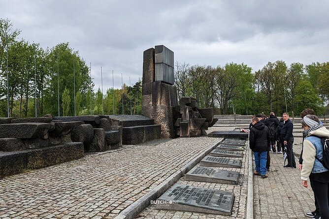 from Kraków: Auschwitz excursion with guaranteed Dutch guide - Birkenau: scale, barracks, and the Judenrampe