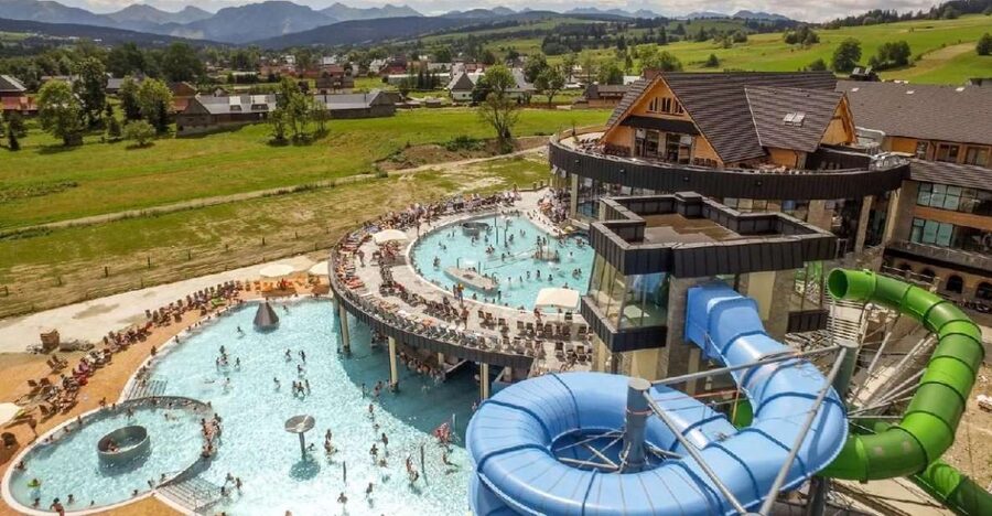 From Krakow: Chocholow Thermal Baths Ticket - What the mountain views add