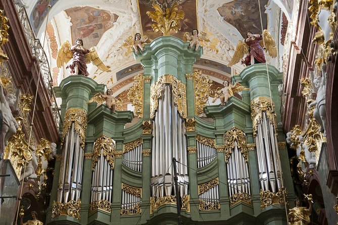 From Kraków: Czestochowa Black Madonna - The ride from Krakow and the value of hotel pickup