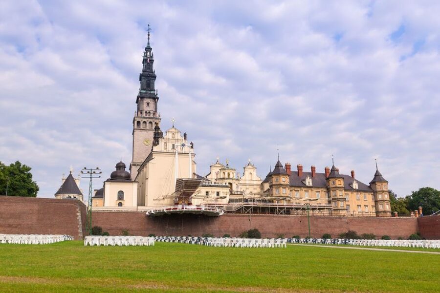 From Kraków: Częstochowa & Łagiewniki Pilgrim Sites Tour - Why Częstochowa matters to Poland