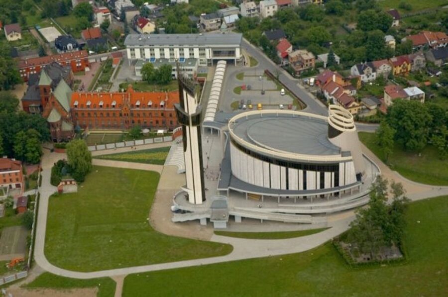 From Kraków: Częstochowa & Łagiewniki Pilgrim Sites Tour - Taking in Kraków from the viewing tower
