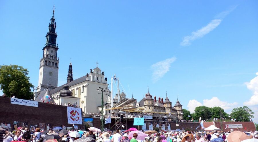 From Krakow: Full-Day Wadowice & Czestochowa Tour - Inside the John Paul II museum