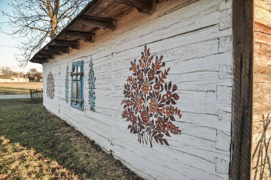 From Krakow: Guided Tour of Zalipie - Walking through Zalipie’s painted homes
