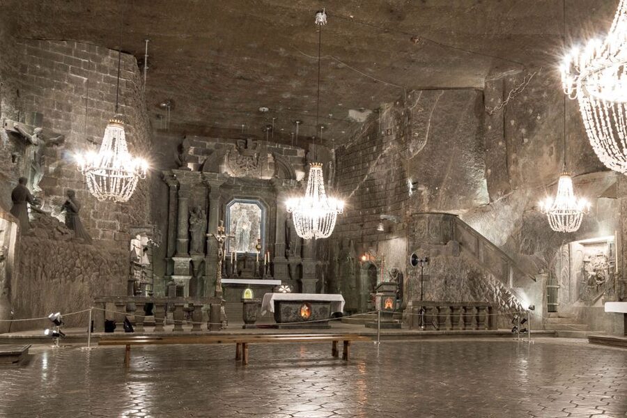 From Krakow: Half-Day Salt Mine and Schindler's Factory Tour - Oskar Schindler’s Factory tells a wider wartime story
