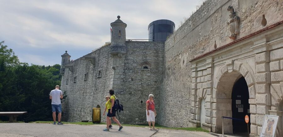 From Krakow: Ojców National Park & Ogrodzieniec Castle Tour - Why this Polish Jura day trip works from Krakow